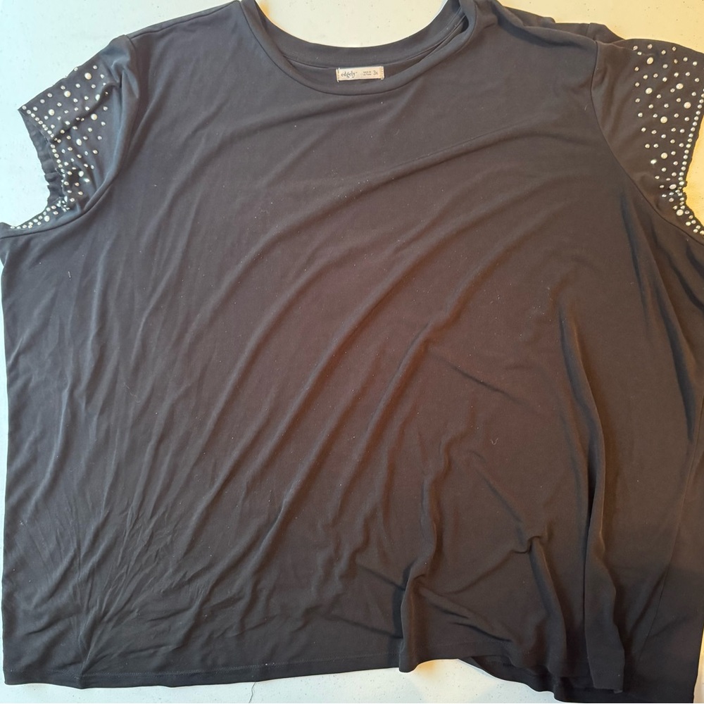 Edgely Black Tee with Silver Accents | 3X